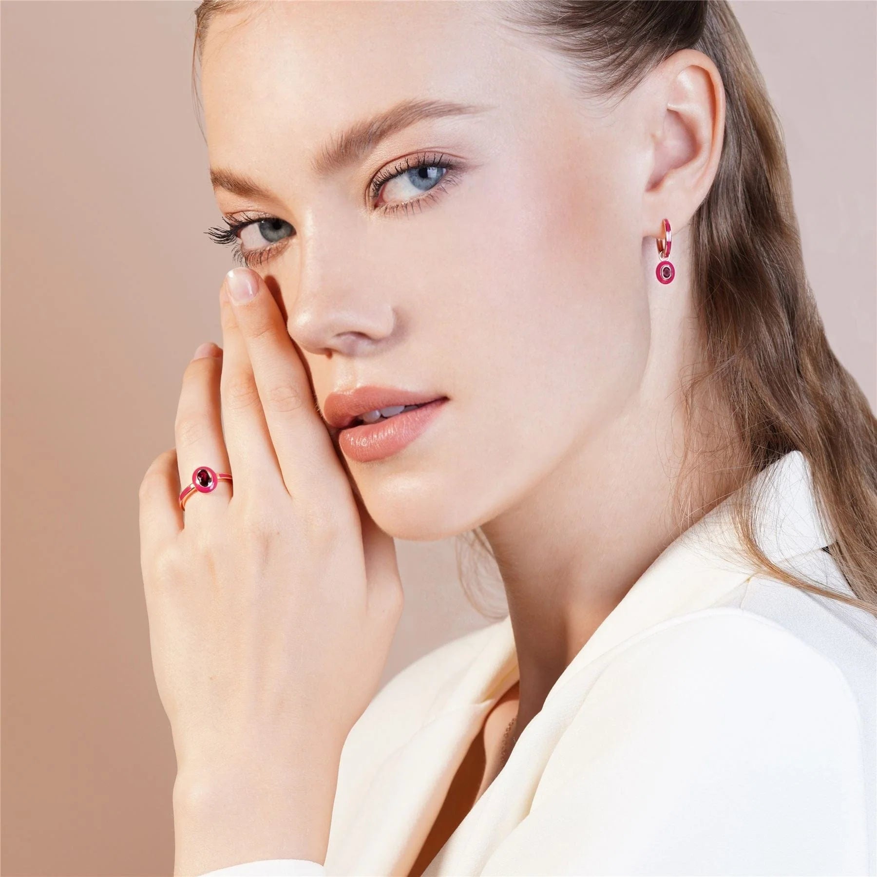 Aura Oval Ring (Fuchsia Edition)