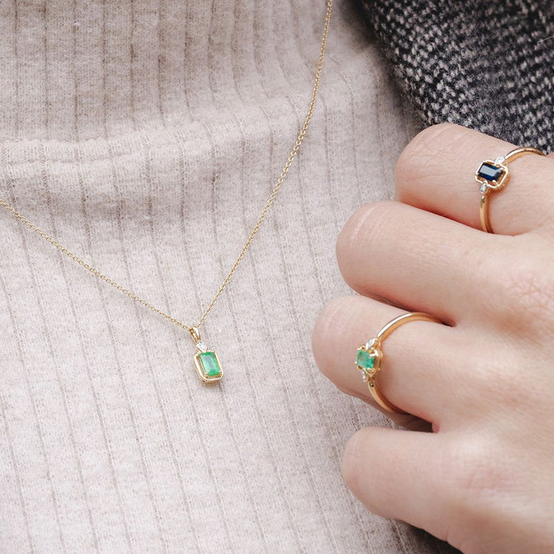 Lumina Oval Pendant (Emerald Edition)