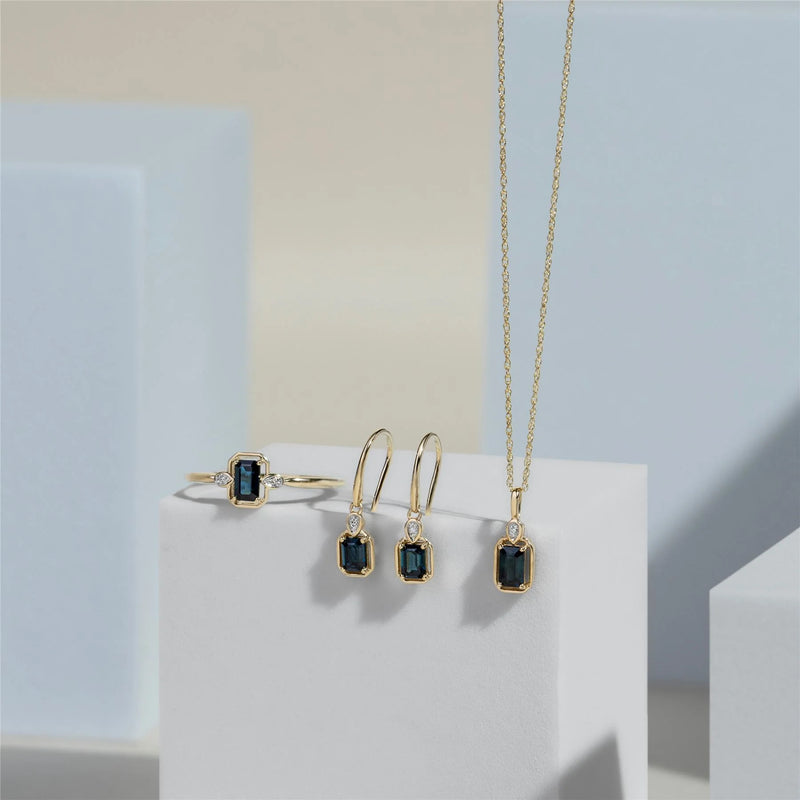 Lumina Oval Ring (Emerald Edition)