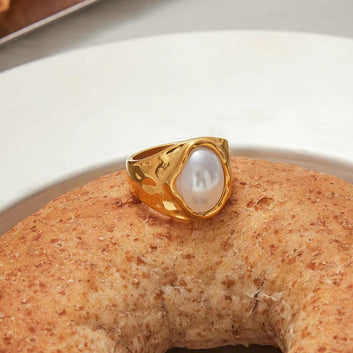 Lustrous Pearl Ring