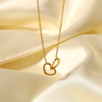 Amour Interlocking Hearts - 18k Gold Plated Necklace