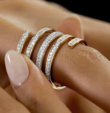 Serpentine Glow Spiral Band