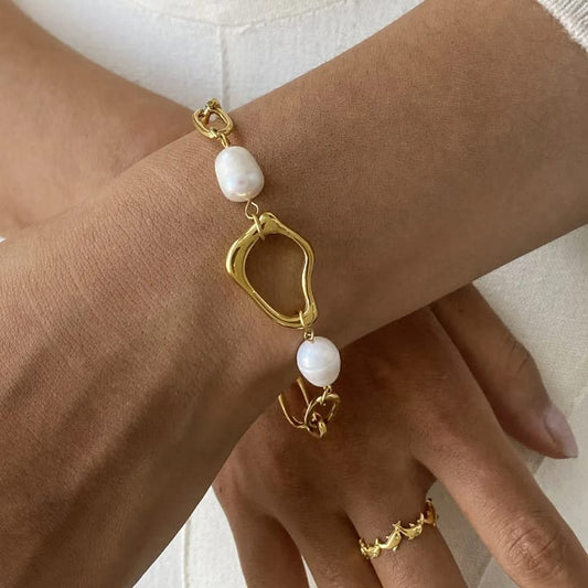 Faye Pearl and Gold Abstract Link Bracelet.