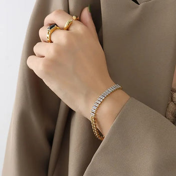 Sparkling Bagette Chain Bracelet