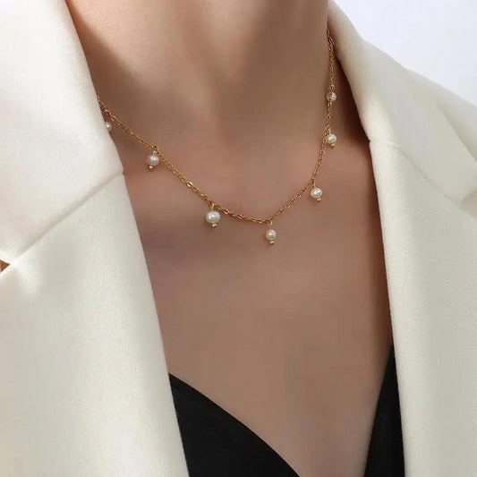 Delicate Pearl Choker Necklace – 18K Gold-Plated Stainless Steel