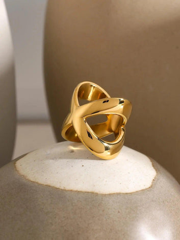 Modern Minimalist Interlocking Gold Ring – 18K Gold-Plated Stainless Steel