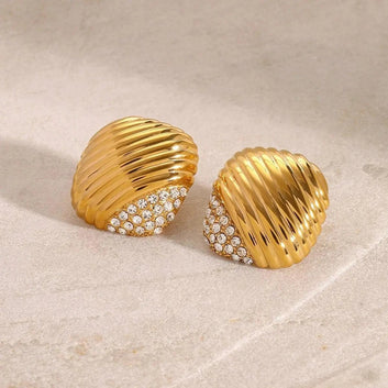 Vintage-Inspired Ribbed Gold Stud Earrings with Crystals